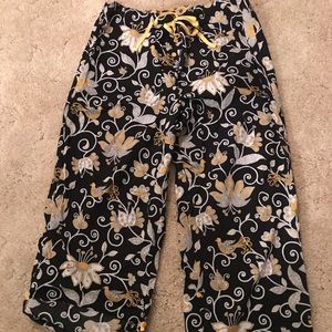 Vera Bradley leisure pants, 4.99 shipping